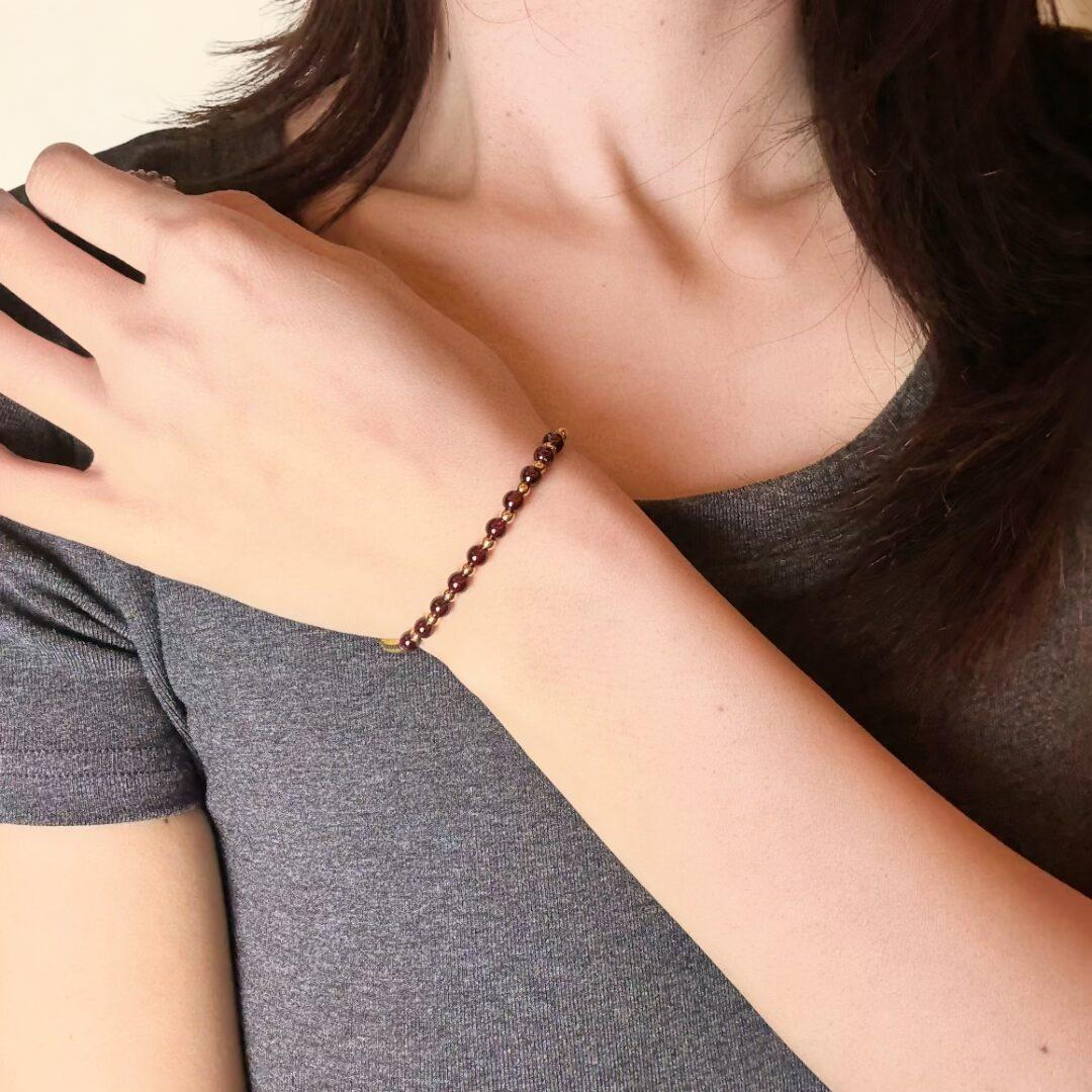 ATELIER-TIBET – Bracelet Grenat – Rayonnement Solaire, Plaqué Or 18K