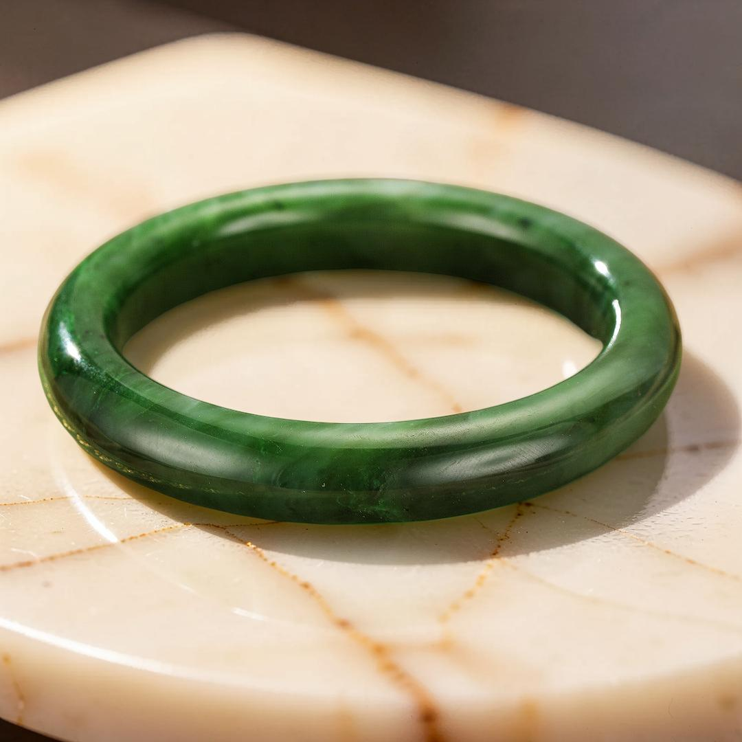 ATELIER-TIBET – Bracelet Jonc Jade  – Vert Forêt