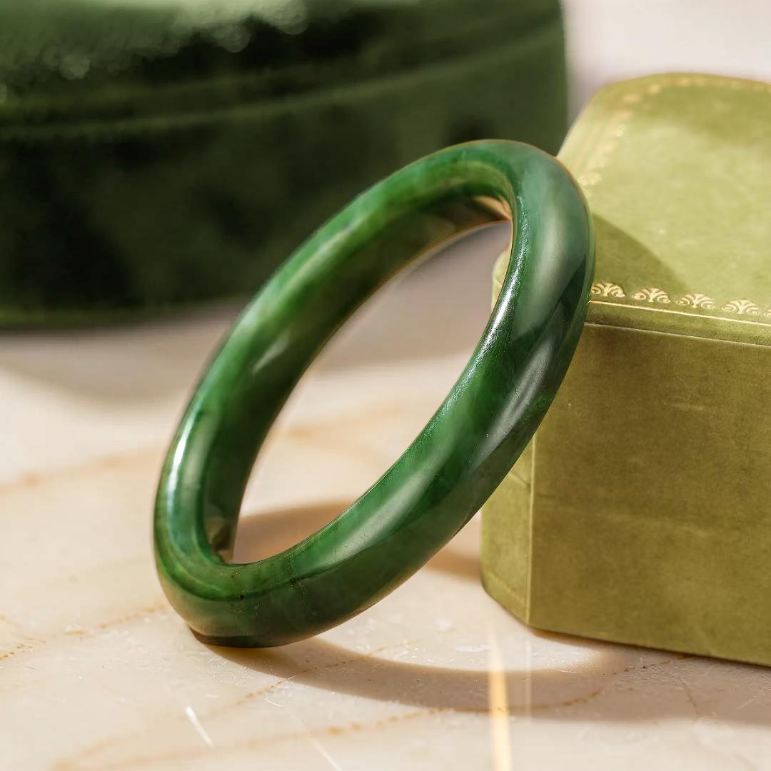 ATELIER-TIBET – Bracelet Jonc Jade  – Vert Forêt