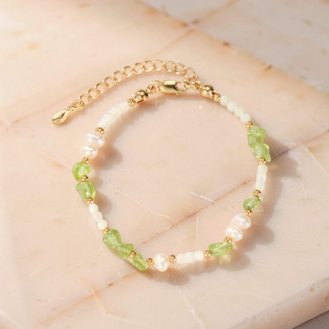 ATELIER-TIBET – Bracelet Péridot, Perles et Nacre – Gouttes Solaires, Argent Plaqué Or
