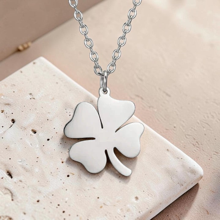 ATELIER-TIBET – Pendentif Trèfle Porte-Bonheur
