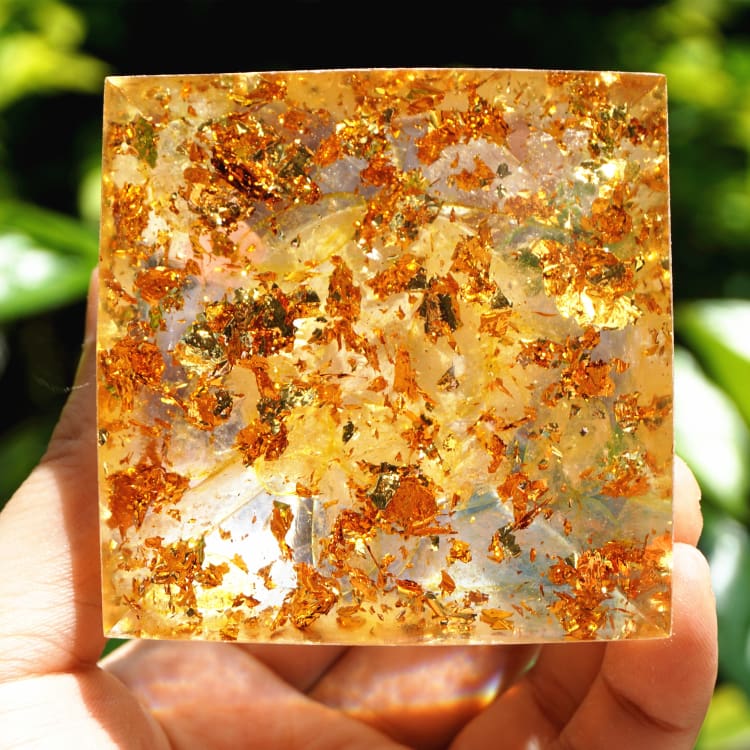 ATELIER-TIBET Pyramide du Zodiac en Orgonite et Améthyste de 10cm symbole du Bélier