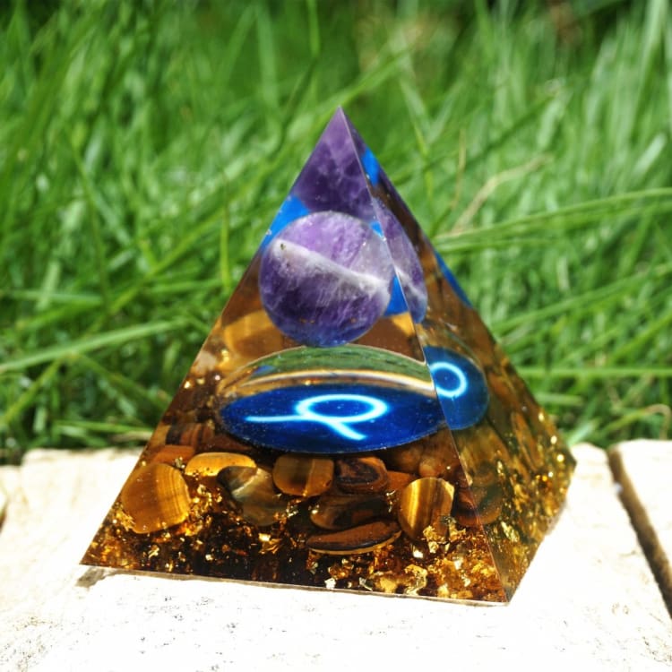 ATELIER-TIBET Pyramide du Zodiac en Orgonite et Oeil de Tigre de 10cm symbole du Taureau