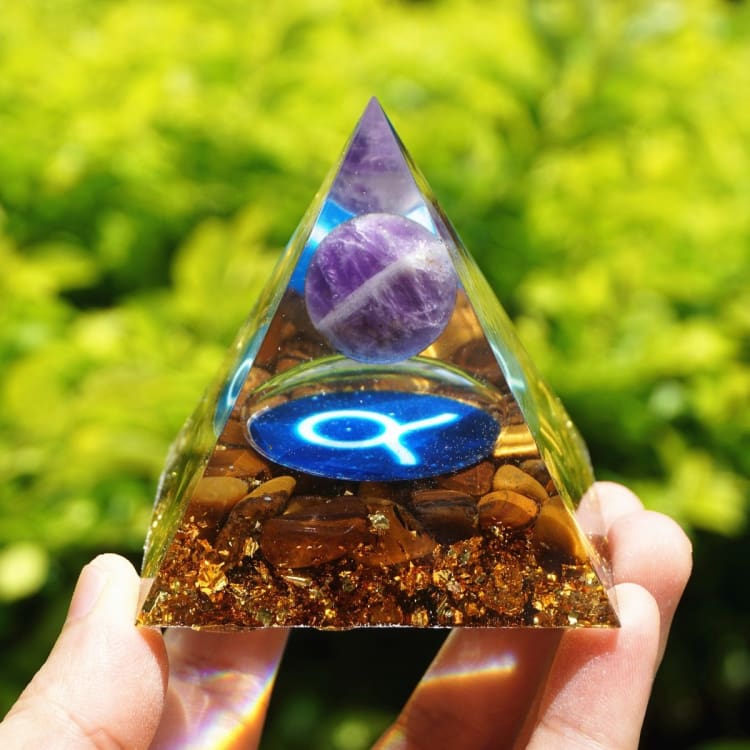 ATELIER-TIBET Pyramide du Zodiac en Orgonite et Oeil de Tigre de 10cm symbole du Taureau
