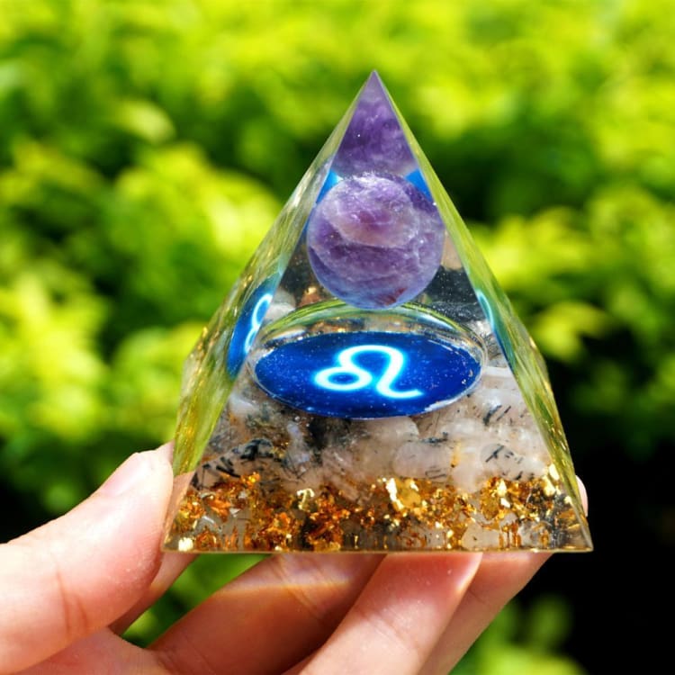 ATELIER-TIBET Pyramide du Zodiac en Orgonite et Quartz Rutile de 10cm symbole du Lion