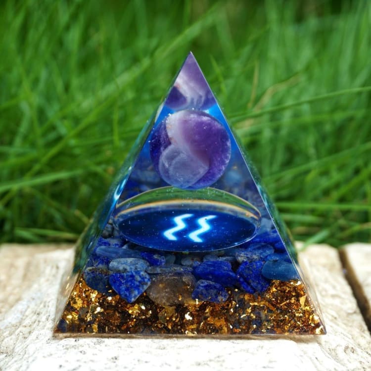 ATELIER-TIBET Pyramide du Zodiac en Orgonite et Sodalite de 10cm symbole du Verseau
