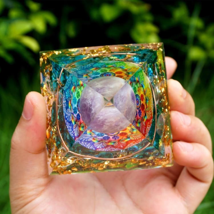 ATELIER-TIBET Pyramide en Orgonite et Célestine de 10cm