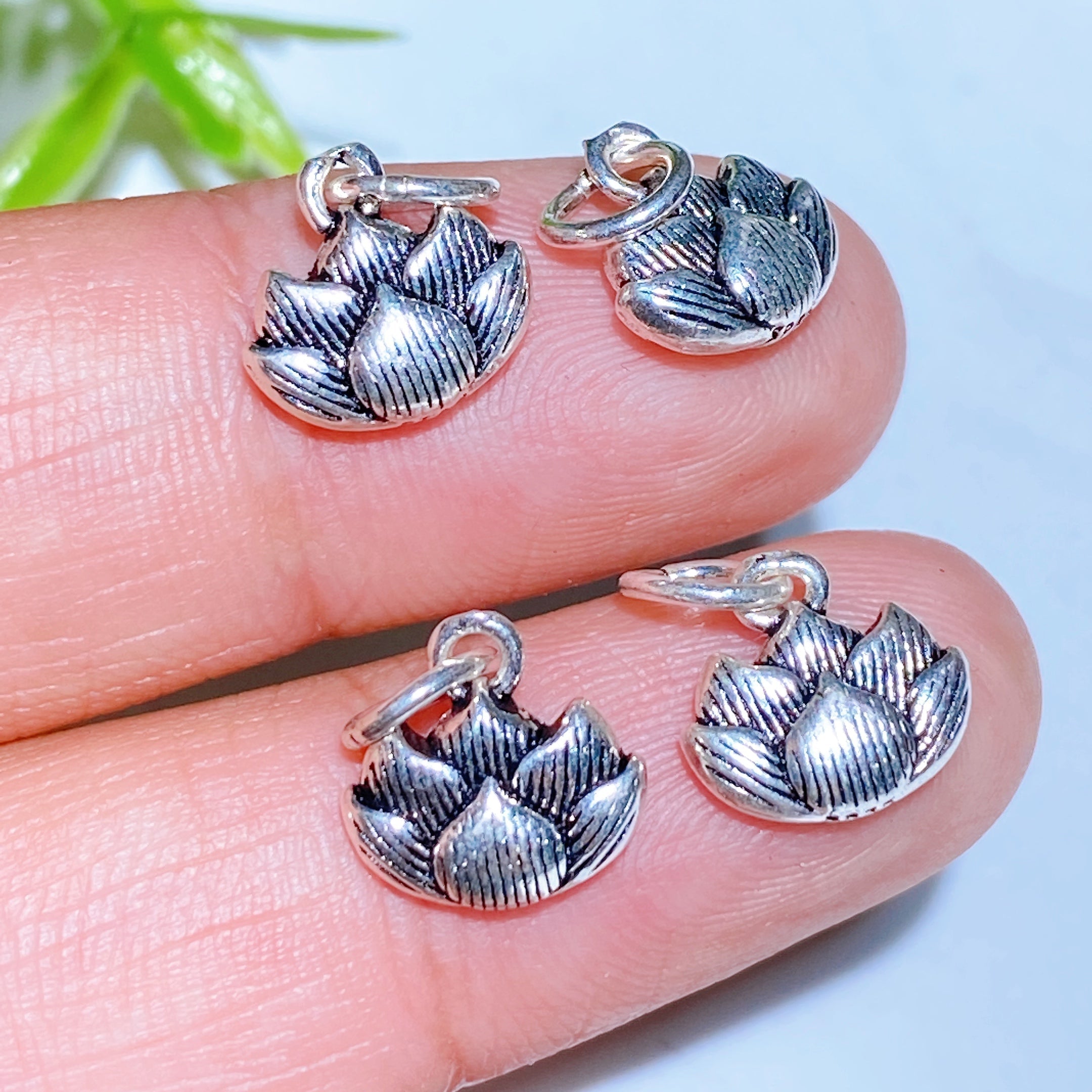 ATELIER-TIBET — Breloques Sculptées en Argent S925 — Charms Spirituels DIY pour Créations Personnalisées (5–15 mm)