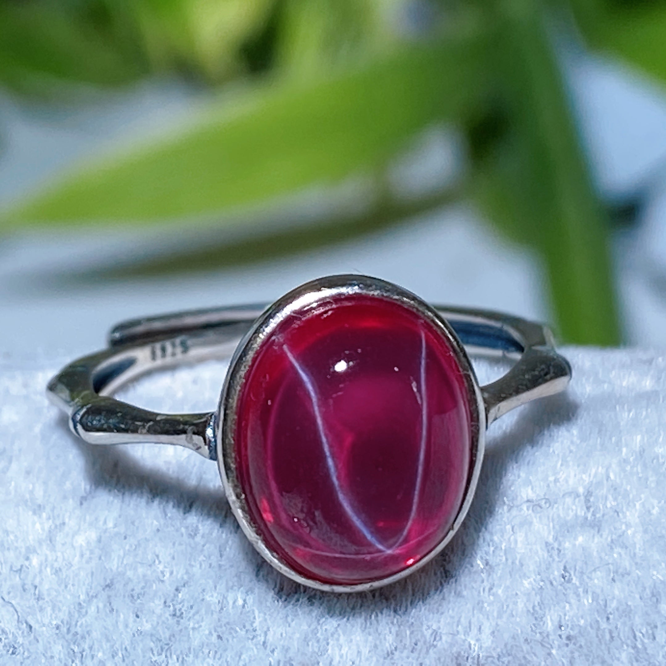 ATELIER-TIBET – Parure Rubis Étoilé Naturel Réactif UV en Argent 925