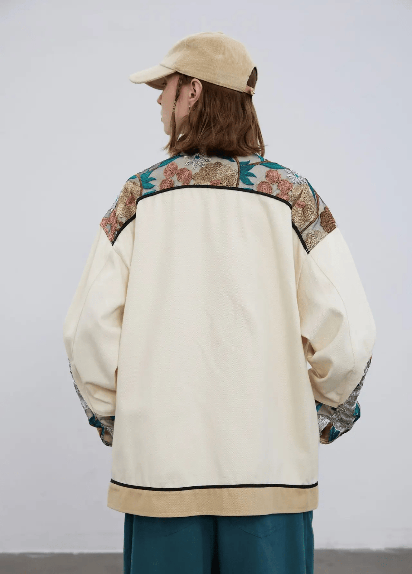 Veste kimono femme motif chrysanthème beige – Kiku Street