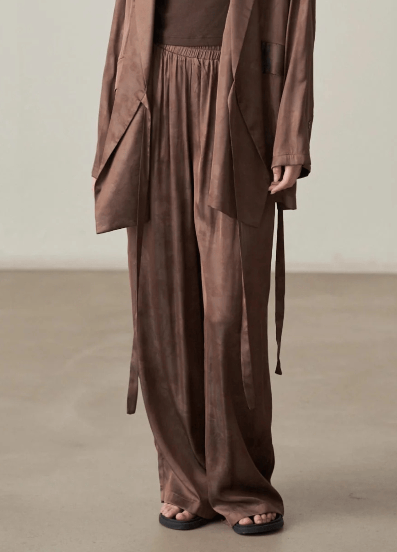 Veste kimono femme satinée marron chocolat – Kogecha